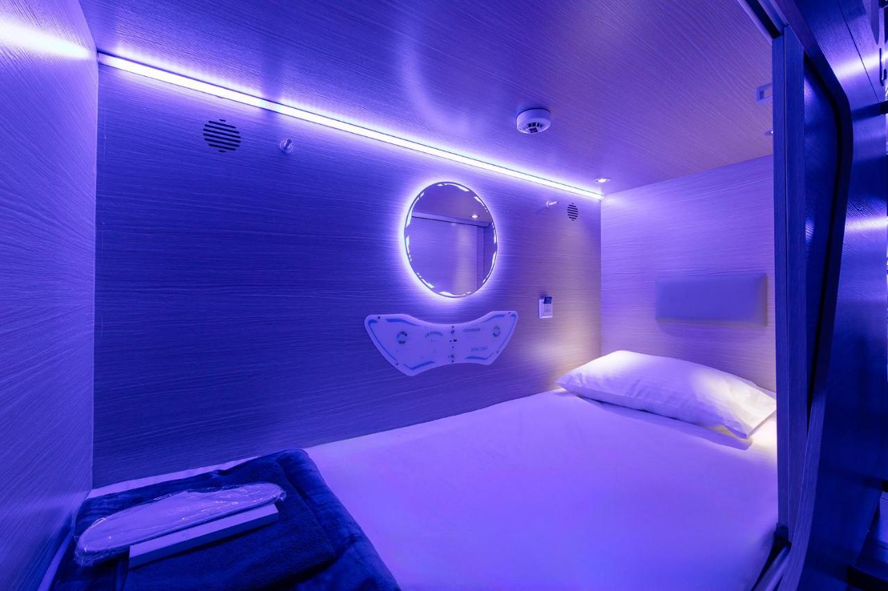 Berloga Capsule Jbr Hostel Dubai Exterior photo