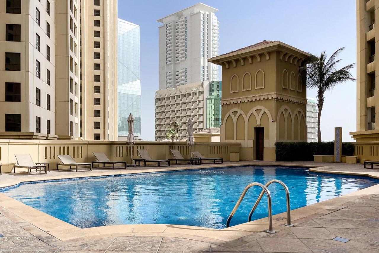 Berloga Capsule Jbr Hostel Dubai Exterior photo