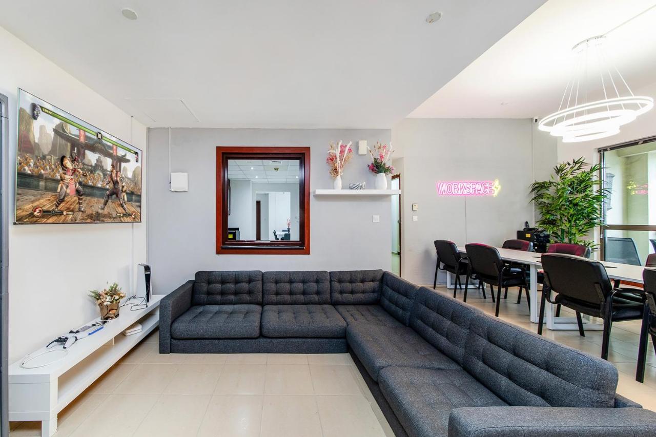 Berloga Capsule Jbr Hostel Dubai Exterior photo